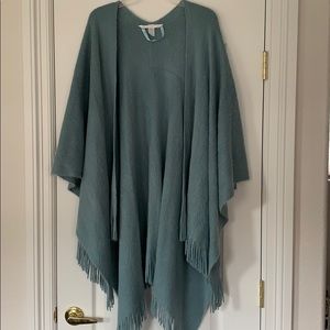 Beautiful shawl/poncho/wrap
